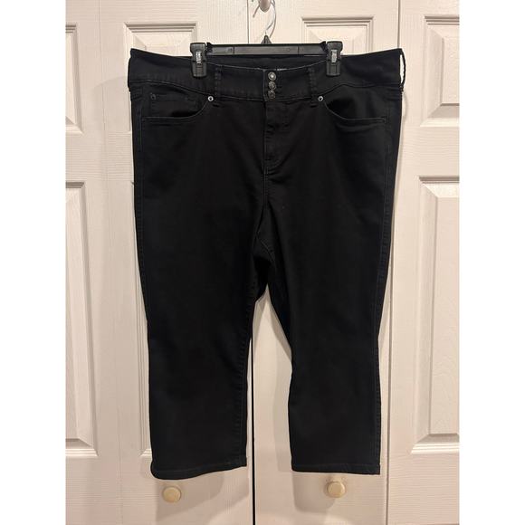 Torrid Black Crop Jegging Size 22 - Picture 4 of 10